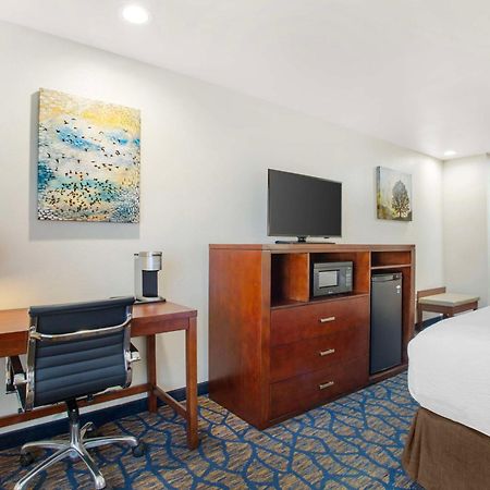 Best Western Plus Villa Del Lago Inn Patterson Exterior foto